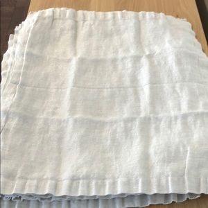 Crate & Barrel Helena silver mist napkins Set of 8